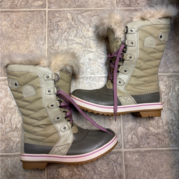 Girl or Women’s Tofino II Waterproof Boot - Picture 5 of 12